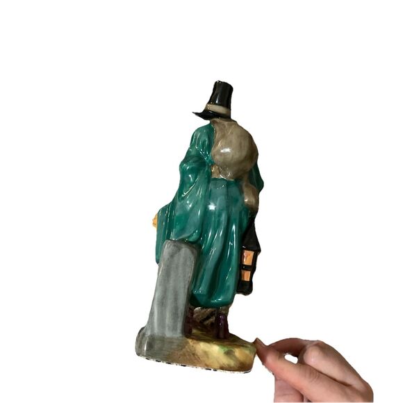 Halloween Antique Royal Doulton “The Mask Seller” Figurine Retired 2103 - Picture 10 of 16